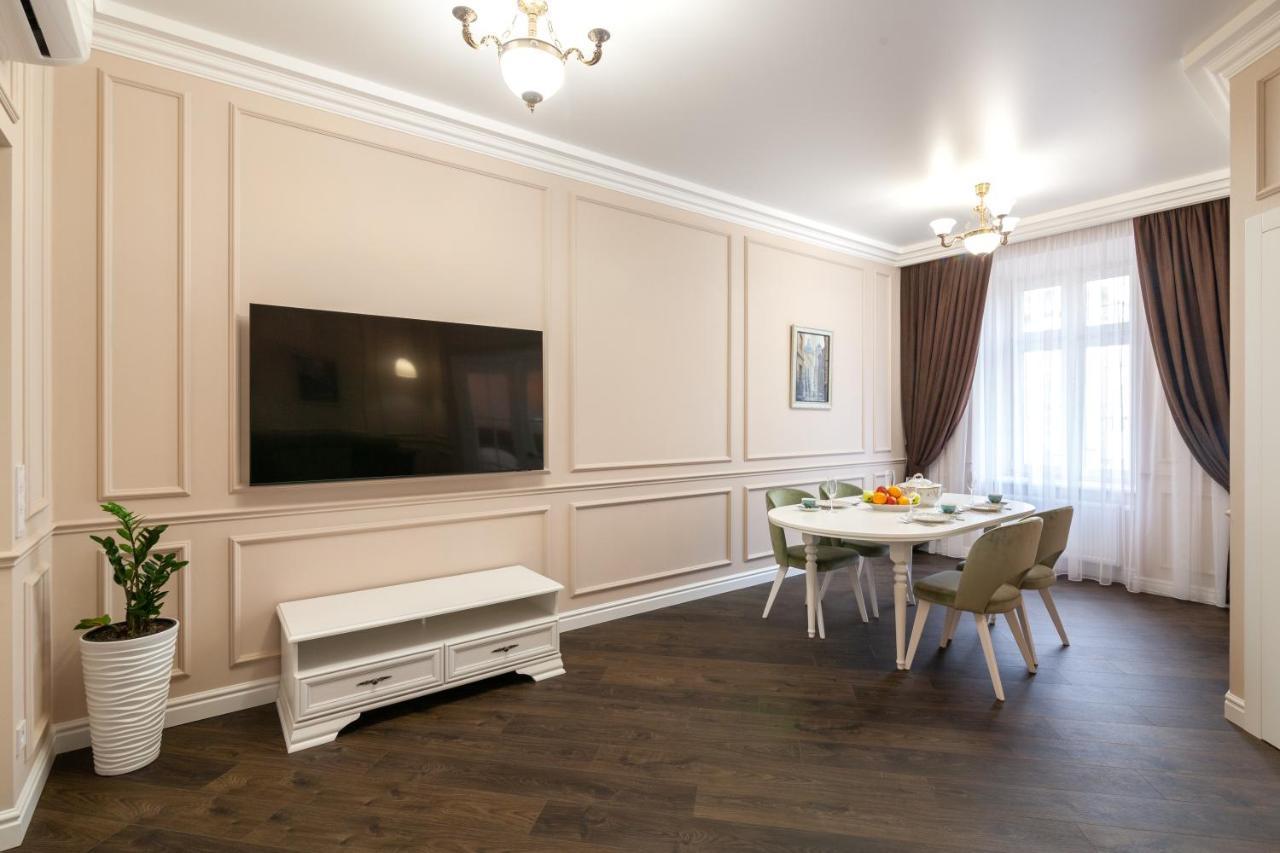 Apartment 39 Svobody Avenue Lviv Exterior photo